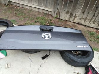 Dodge ram tailgate with camera and hinges all intact 2020