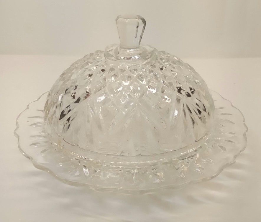 Anchor Hocking Round Covered Butter/ Cheese Dish Prescut Pineapple READ
