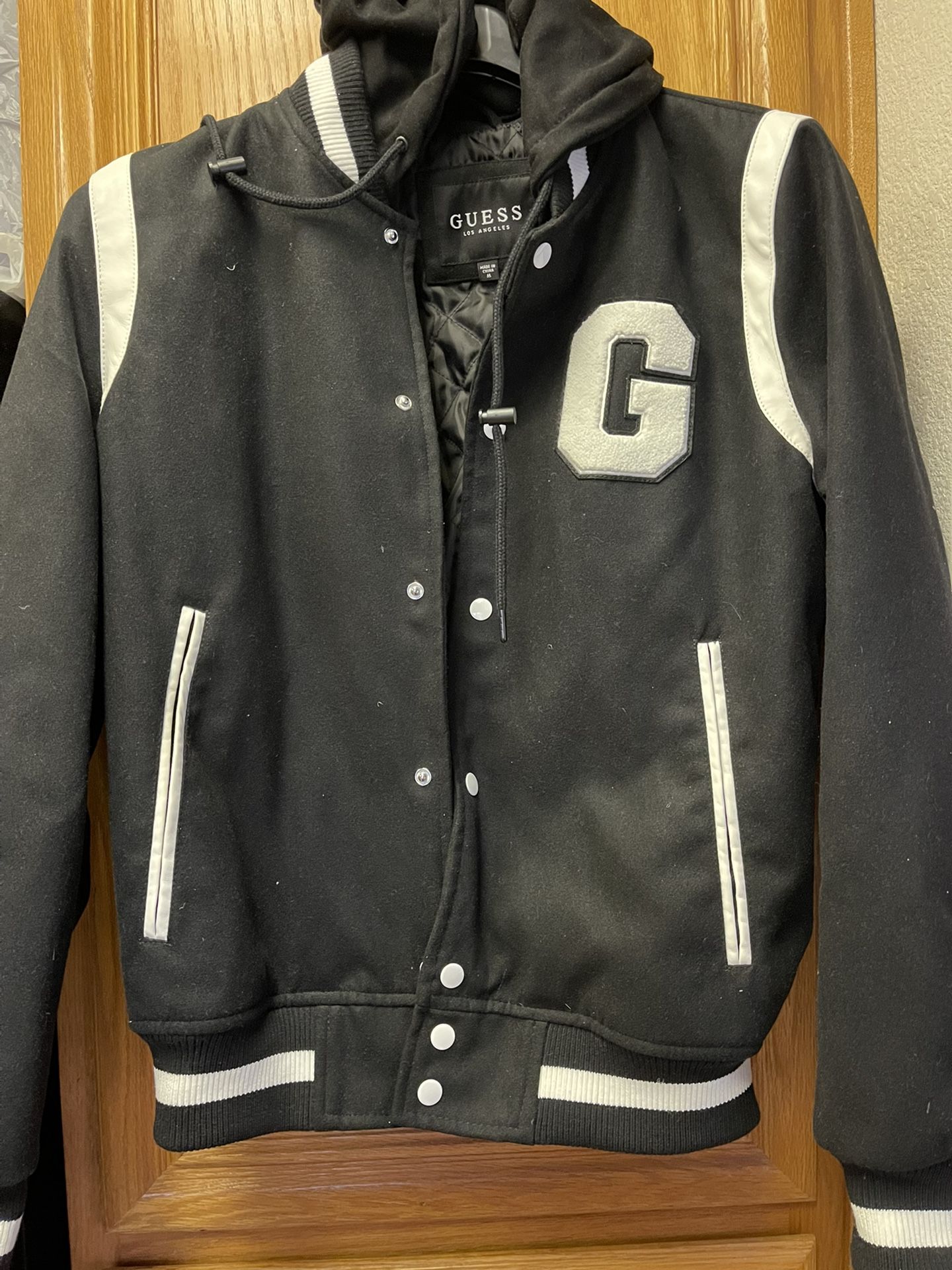 NEW GUESS HOODIE JACKET W/ TAG