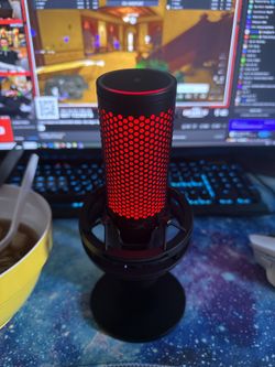 HyperX quad Cast 2 + Xbox Wolverine V3 + Monitor Arm