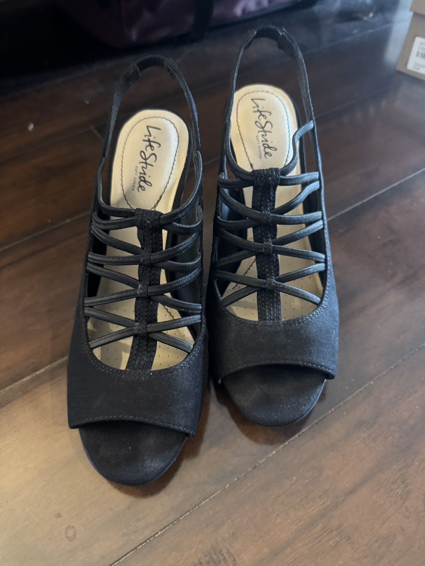 Like New Sz 8 Strappy Heels by Life Stride