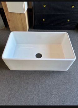 New White Ceramic 30in. Single Bowl Farmhouse Apron Kitchen Sink