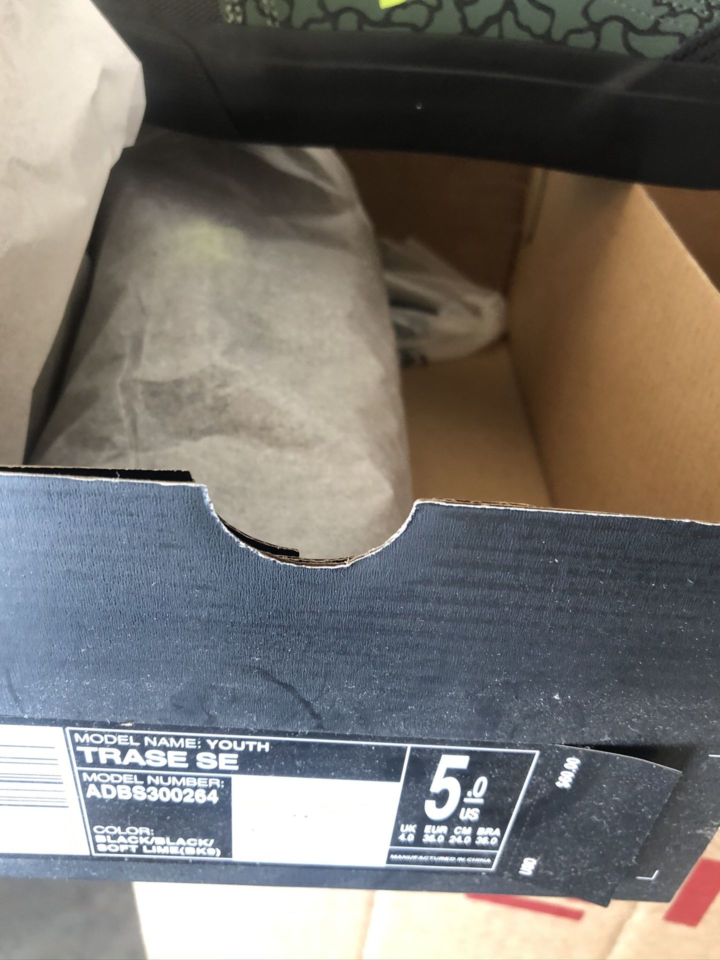 Dc shoes size 5 kids
