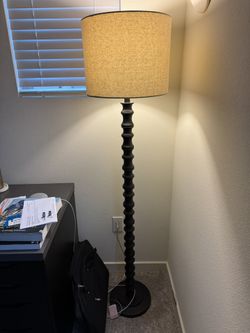 💡 Black Floor Lamp with Fabric Shade