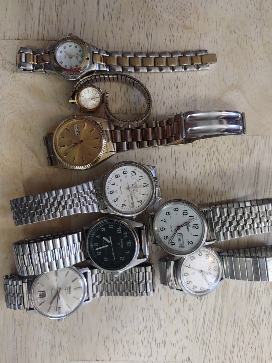 8 Vintage Wrist Watches