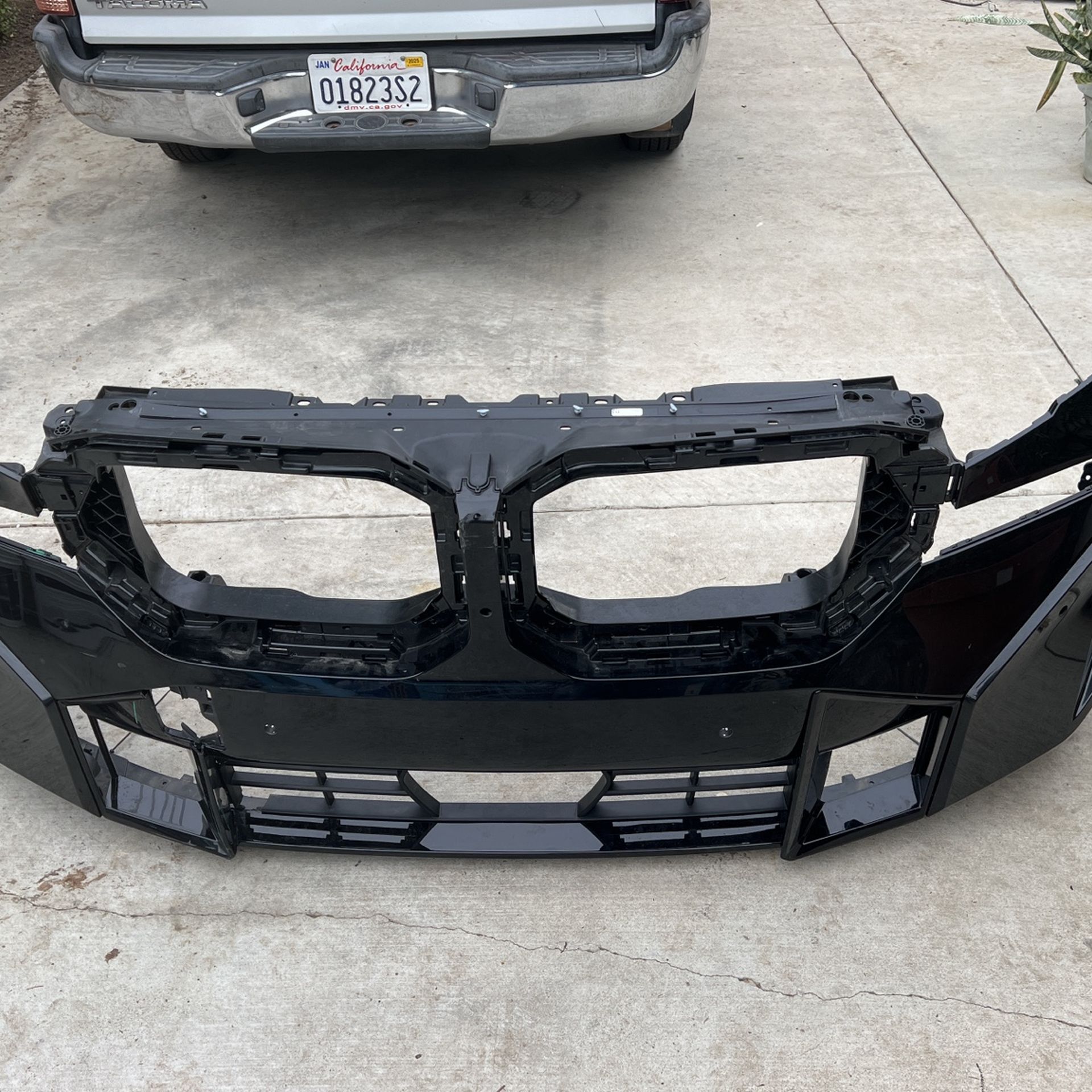 2023 And 2025 Xm Bmw Super SUV Front Bumper Oem