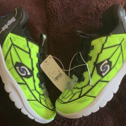 Skechers Size 4