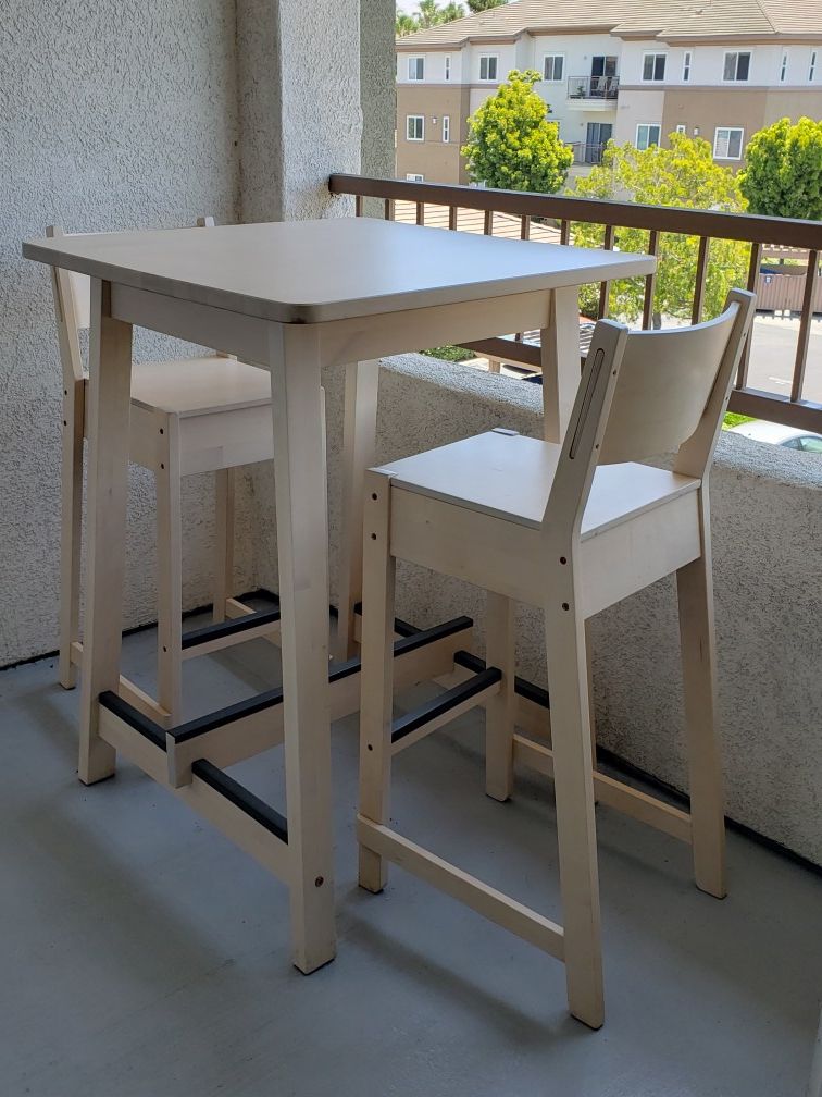 IKEA Norråker Bar Table w/ 2 Stools. for Sale in Chula Vista, CA OfferUp