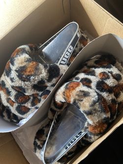 UGG slides size 6 women