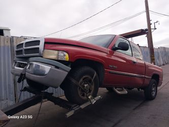 1998 Dodge Ram 1500 for Parts