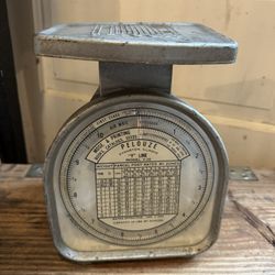 Vintage Pelouze 10 lb. Postal Scale Model Y-10