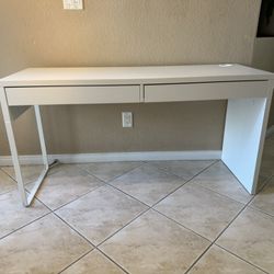 White Desk IKEA MICKE