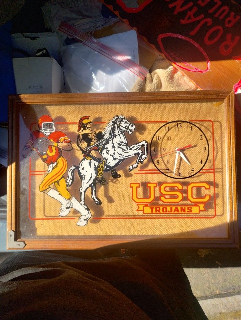 Vintage 1987 USC Trojans Hanover Wall clock
