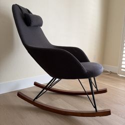 Rocking Chair 