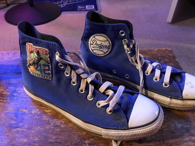 Size 8. All star converse. With custom patches . AWESOME!!!! Let's go DODGERS!!!!!patches include. Jackie Robinson. 88 world champs , 1958 patch