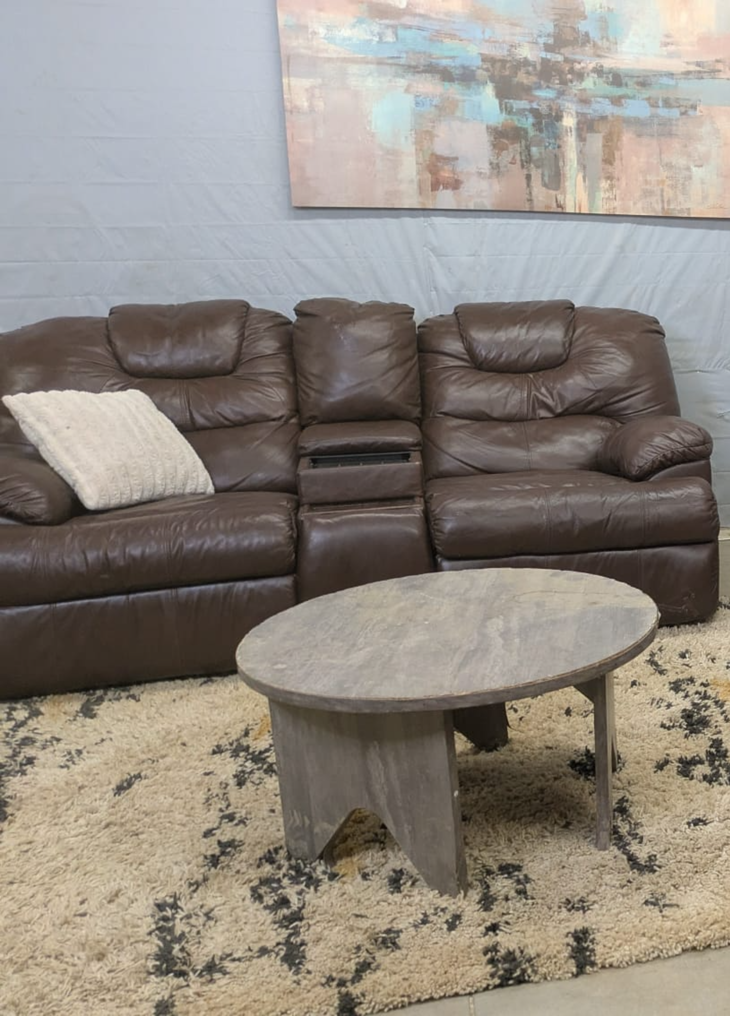 🛋️💥 Ashley Real Leather Reacliner💥 Free Delivery And Financing Available!