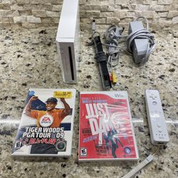 Nintendo Wii System And 2 Games