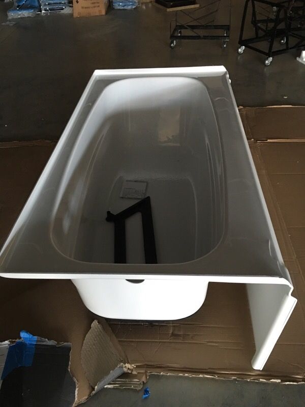 60"x32" left drain delta classic 400 tub
