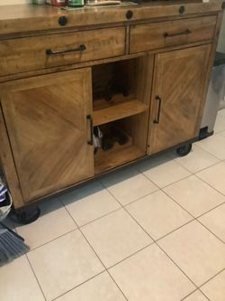 Dining table / serving