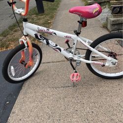Girls 18 Inch Bike Used Seat Is Torn 