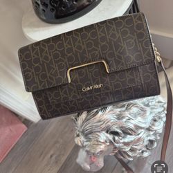 Pretty Hand Bag ! From Calvin Klein ( Open Box) Never Used ( Ask For Price) 