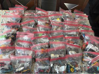 60 bags with 10 hot wheels cars each