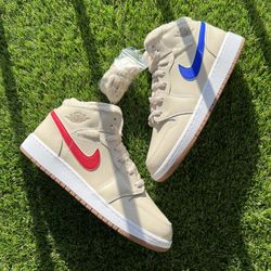 Jordan 1 mid Fleece Beige Size 6.5Y 8W