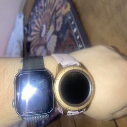 Apple And Galaxy Smart Watch 