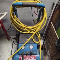 Makita Portable Air Compressor