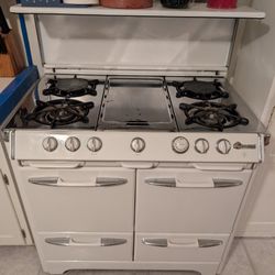 1952 O'Keefe & Merritt Gas Range
