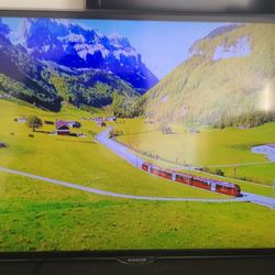 40" Samsung Television With Pixel Damage *see Photo*