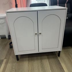 Storage cabinet