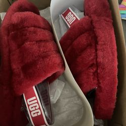 WOMENS 10 NEW UGG SLIPPERS 