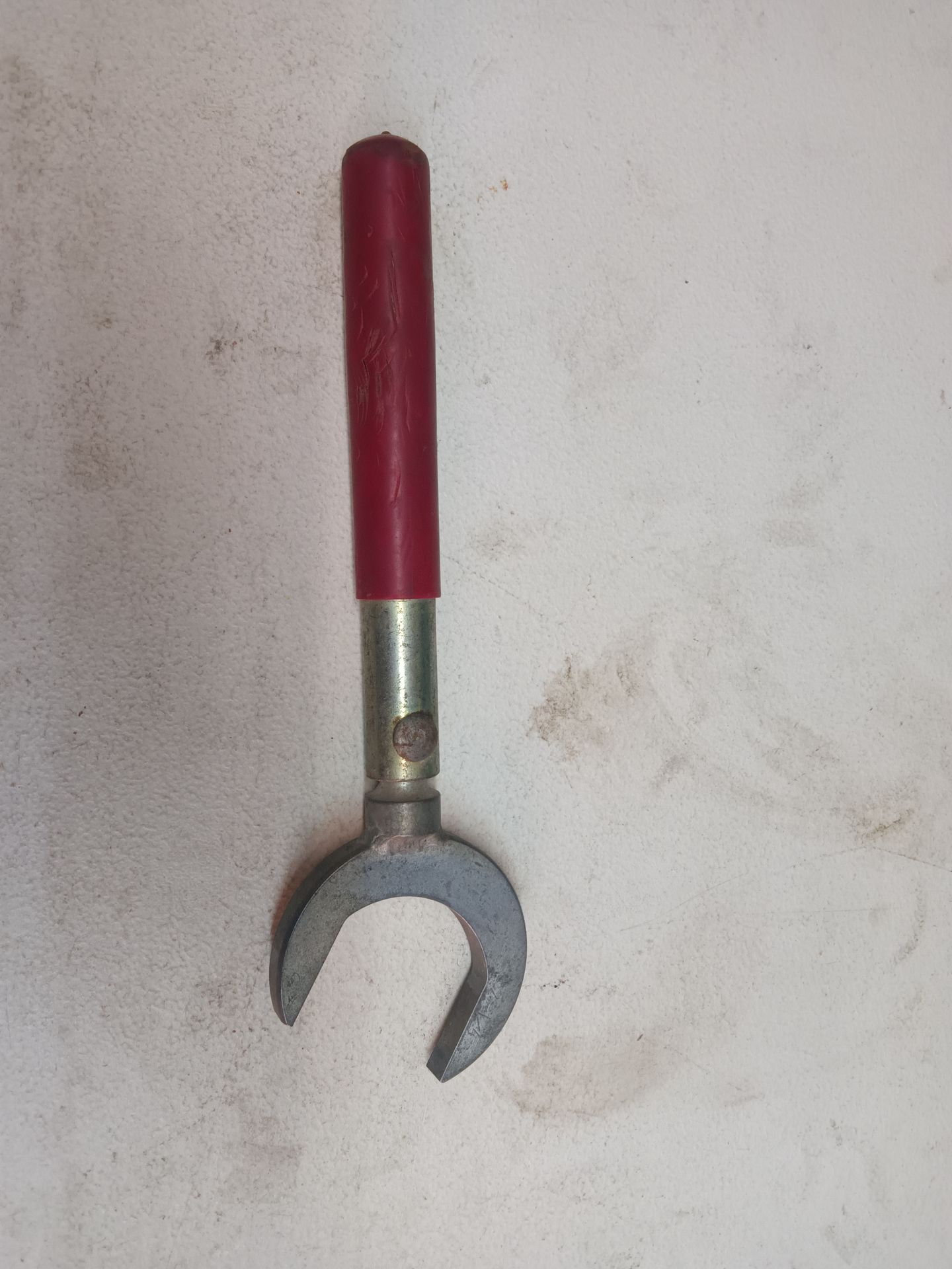 Wireless 2-1/4" torque wrench tool