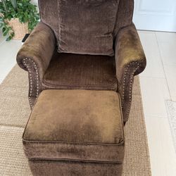 Chair With Ottoman
