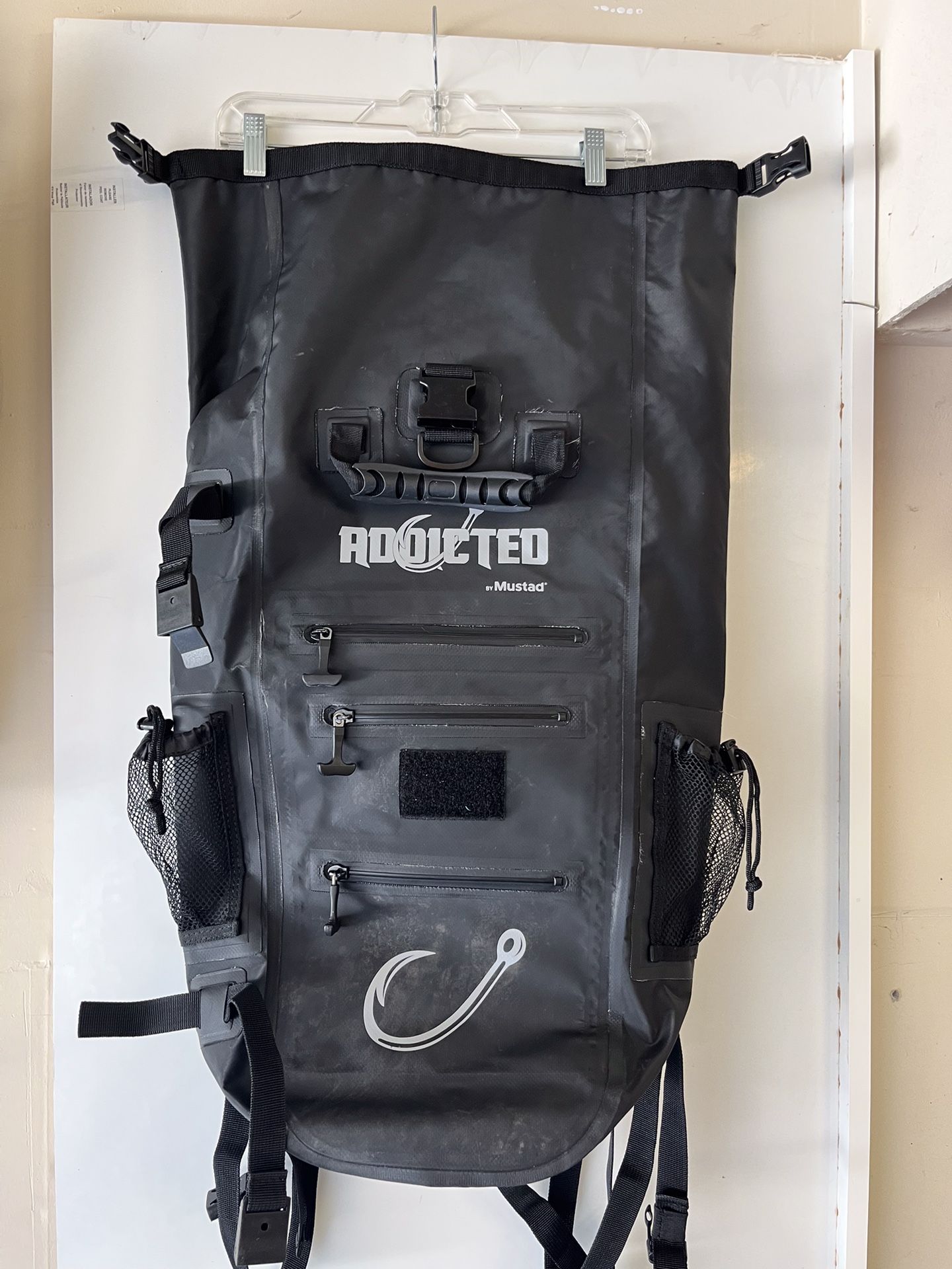 Mustad 40L Addicted Rolltop Backpack