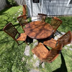 Dining room table, six chairs, one extension leaf 