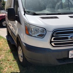 2016.   Ford.   12.  Passenger  Van