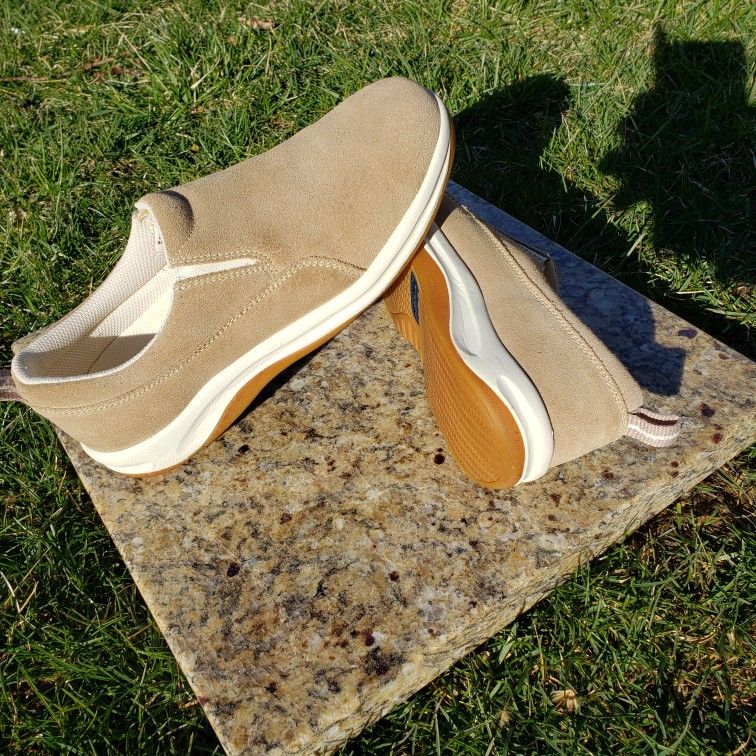 LANDS END WOMAN'S SUEADE  SLIP ON, SIZE- 81/2