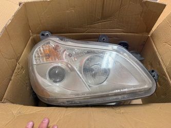 Peterbilt (contact info removed) front light