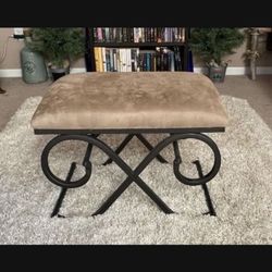 Entryway/Vanity/Ottoman
