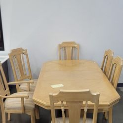 Wood And Clothes Dinner Table With 6 Chairs  