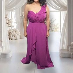 NWT  Dress size Medium Gown Prom, wedding, formal