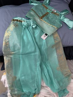 Princess jasmine costume from Disney store $10