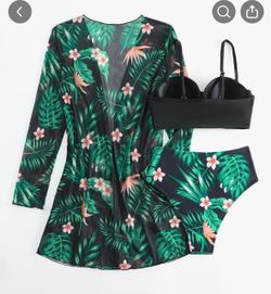 3-Piece Womens Swimwear Ensemble