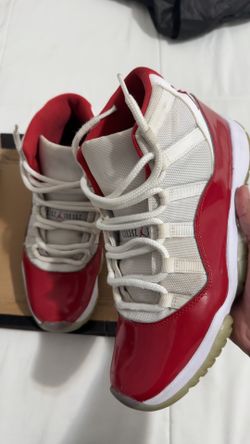 Jordan cherry 11’s