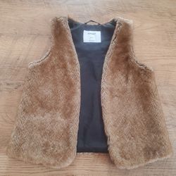 Girls Fur Vest Size 6-7