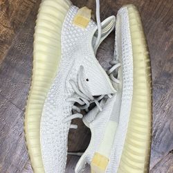 Yeezy boost 350 V2 ‘light’