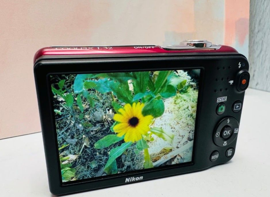 Nikon COOLPIX L32 Nikon COOLPIX L32 Digital Camera (Red) 26482 B&H