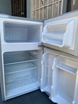 Refrigerador  mini ( compact refrigerator )